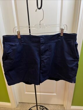 EUC Lane Bryant Size 16 Navy Stretch Chino Shorts